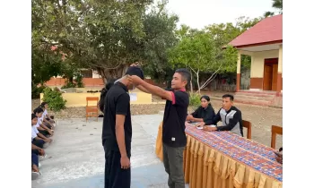 MPLS SMA NEGERI 1 RAIJUA RESMI DITUTUP, PLH KEPALA SEKOLAH TEKANKAN DISIPLIN DAN KEBERSAMAAN